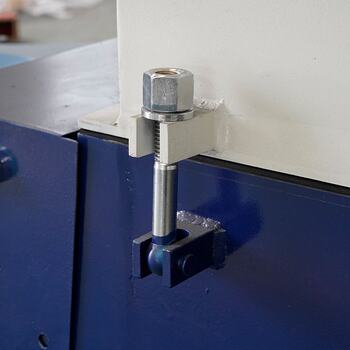 Plastic shredder small single and double shaft crusher metal garbage large shredder chassis wood rubber crushing