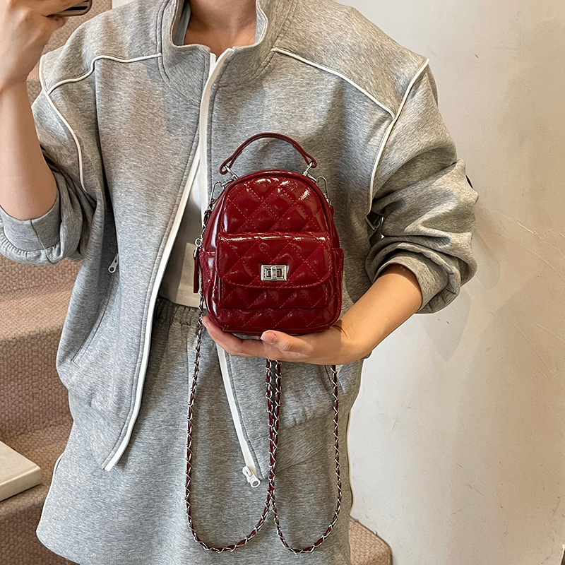 Korean Travel Photography Pocket-Sized Backpack, Small Chanel-Style Quilted Chain Fashionable Mini Backpack for Girls, Mini School Bag