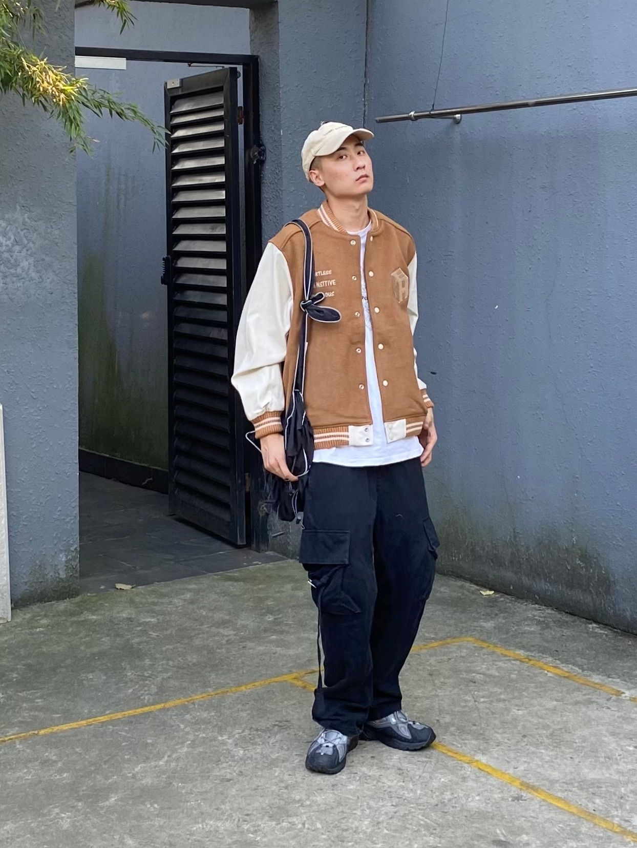 皮拼接情侣夹克男棒球服