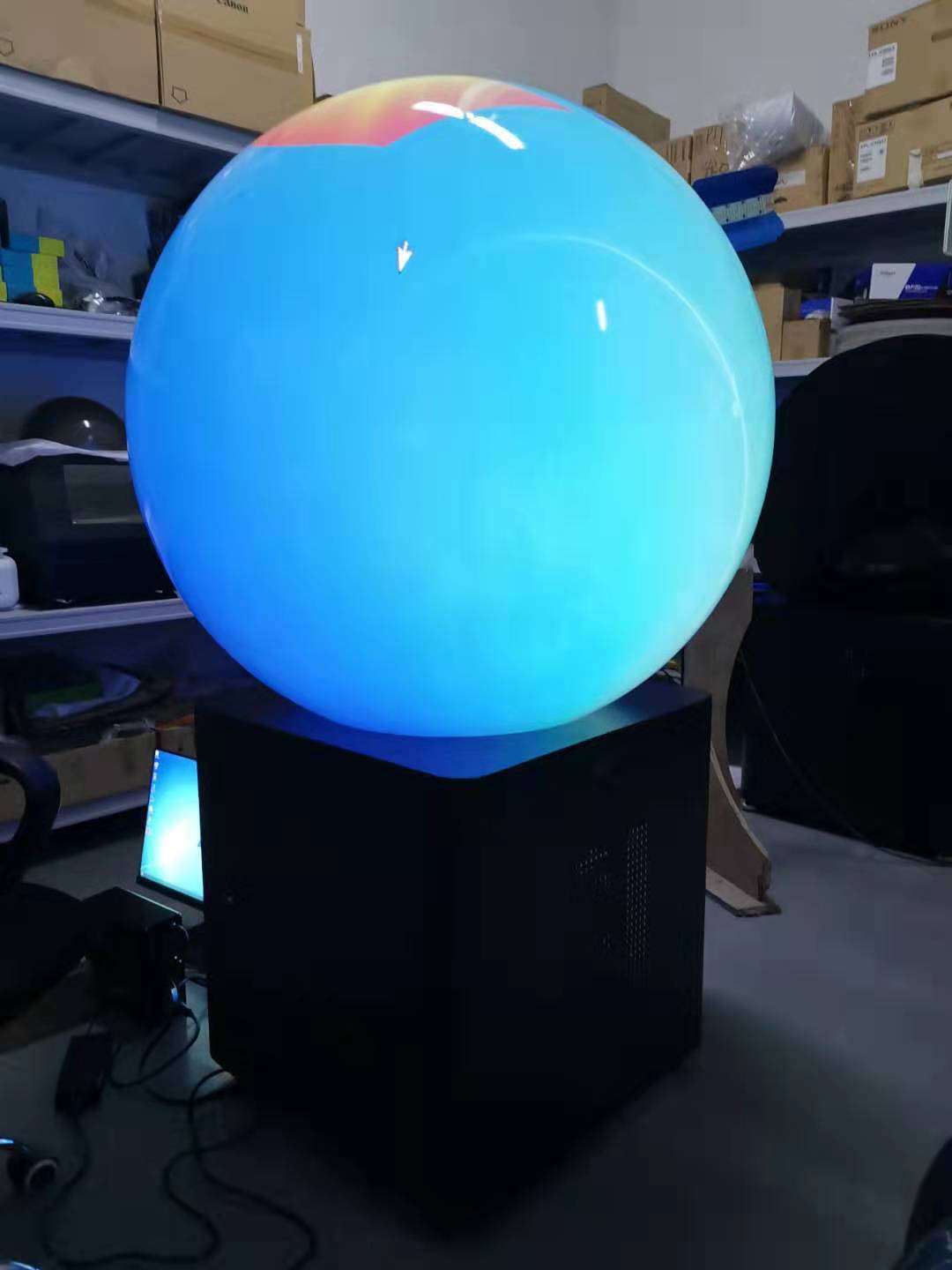 One-meter-diameter inner-throw fish-eye lens interactive projection whole set