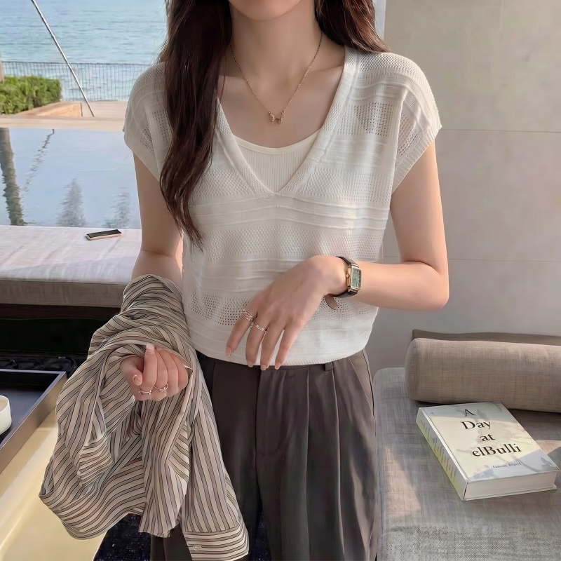 White Fake Two-Piece V-Neck Hollow-Out Short-Sleeve T-Shirt for Women, 2026 New Summer Plus-Size, High-End Feel Top