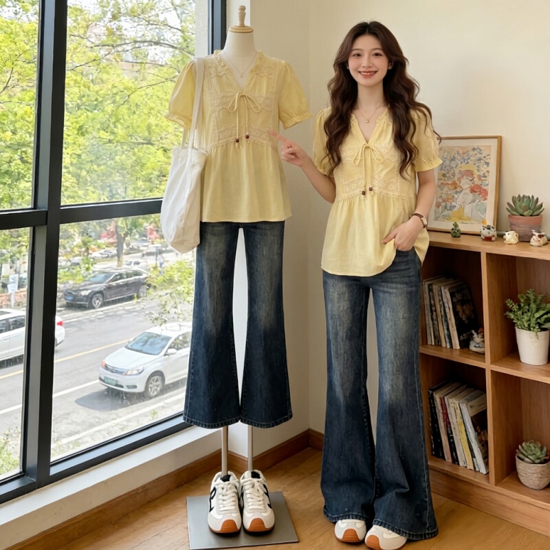 Yellow Lace-Trimmed V-Neck Short-Sleeve Shirt for Women, 2026 New Summer Style, Plus-Size Unique and Beautiful Regular-Shoulder Top
