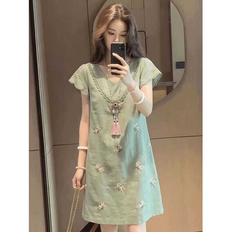 Elegant and Graceful Green Embroidered Dress for Women 2026 New Summer Plus Size Slimming Belly-Covering Dress