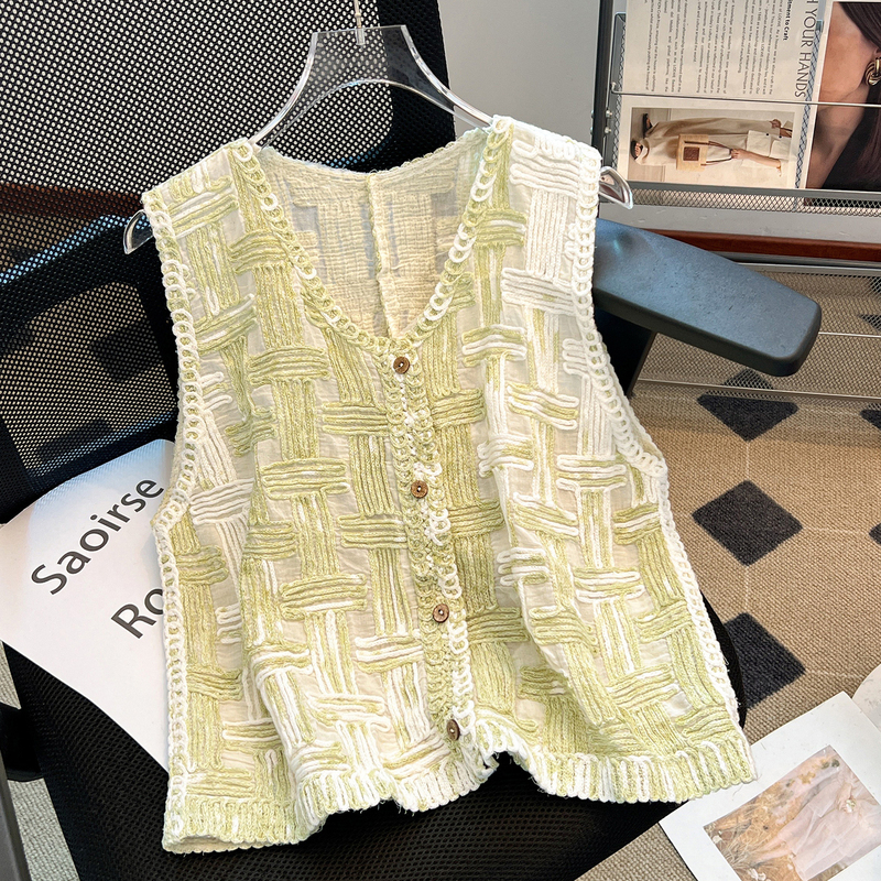 Mint Green V-Neck Camisole for Women, Outerwear for Summer 2026, Plus Size, Thin Style, Layered Sleeveless Vest Top