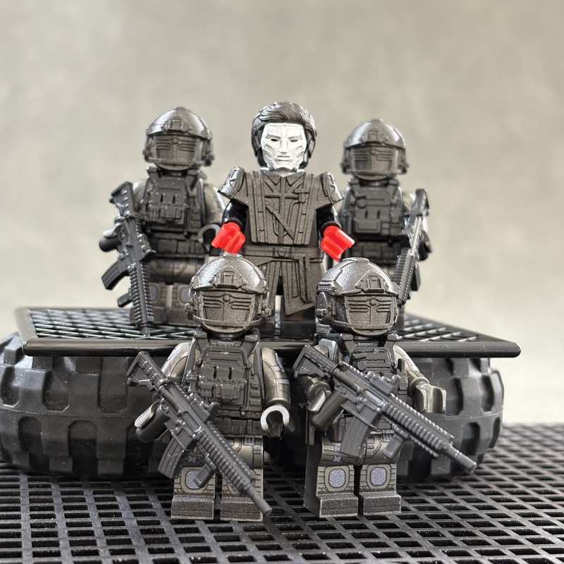 Prison Warden's Personal Guard Hudson Accelerated Special Service Resaara Shield Trooper Delta Toy Old Lady Model