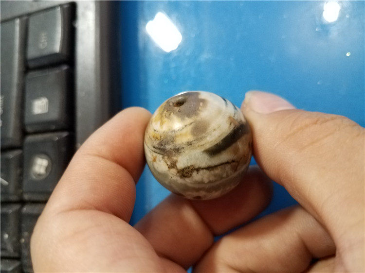 Big man more than a thousand years old agate Tang ball pharmacist beads 28mm open the door old do clavicle chain top beads ancient beads old beads