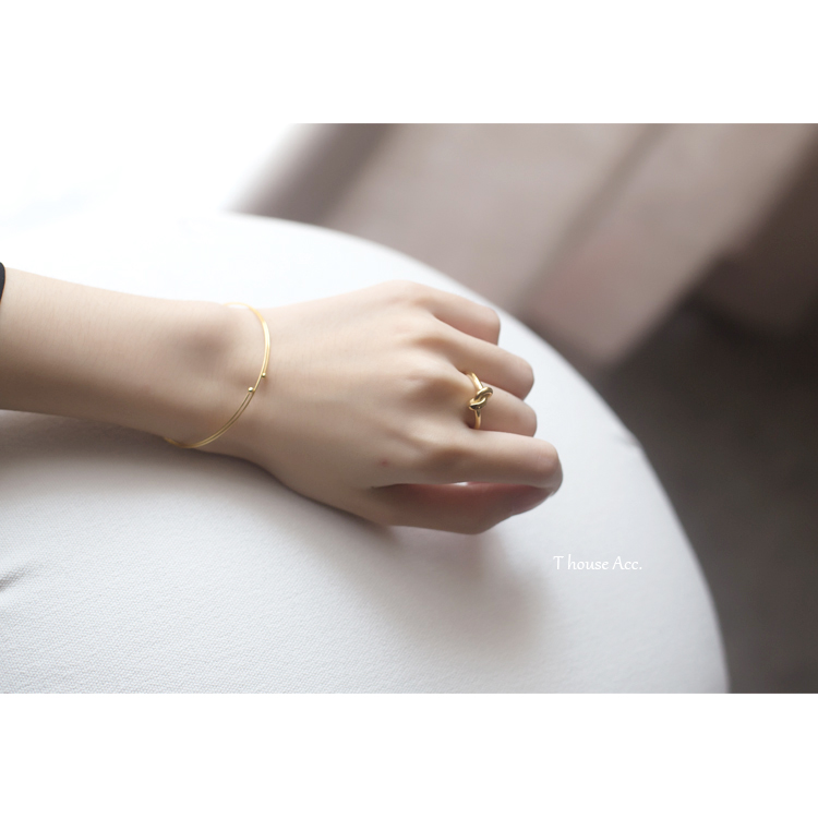 屋 Vòng tay ánh sáng sang trọng và tinh tế của Nhật Bản CHIC đơn giản đầu tròn nhỏ rất mỏng hình tròn đôi nữ vòng đá thạch anh