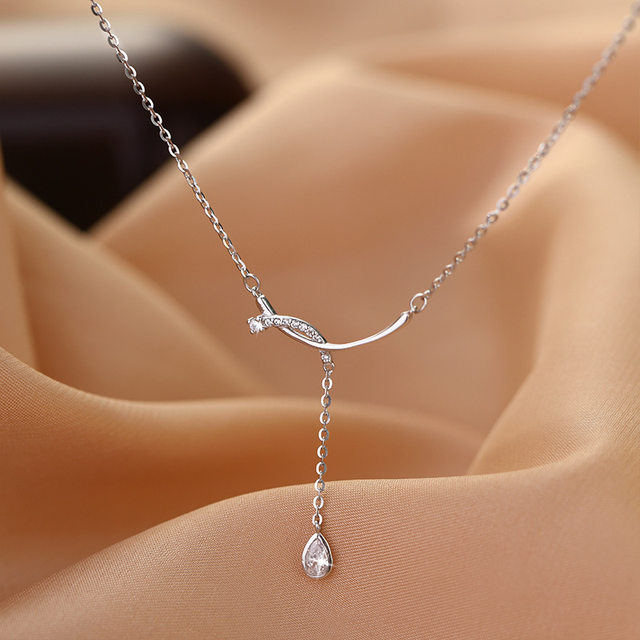 S925 sterling silver necklace female niche design sense new light luxury ins cold wind pendant clavicle chain simple temperament