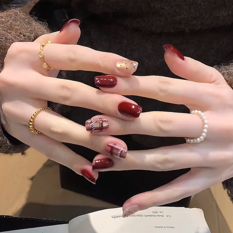 Spring New Retro Burgundy Color-Enhancing French Plaid Manicure Wearable Nails Short Cute Polka Dot Fake Nail Tips Spring New Retro Burgundy Color-Enhancing French Plaid Manicure Wearable Nails Short Cute Polka Dot Fake Nail Tips