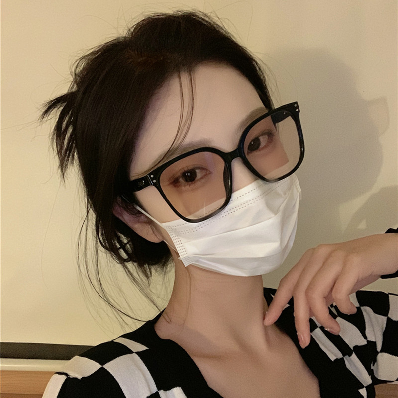 Han Edition female tide mesh red round face with thin black frame tea colored square high-reflex sunglasses polarization resort sunglasses