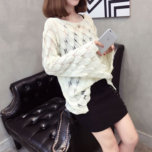 Mùa xuân phụ nữ bán buôn phiên bản Hàn Quốc của áo mới kèn trùm đầu tay áo sơ mi cổ áo rỗng áo len mỏng áo len dáng dài