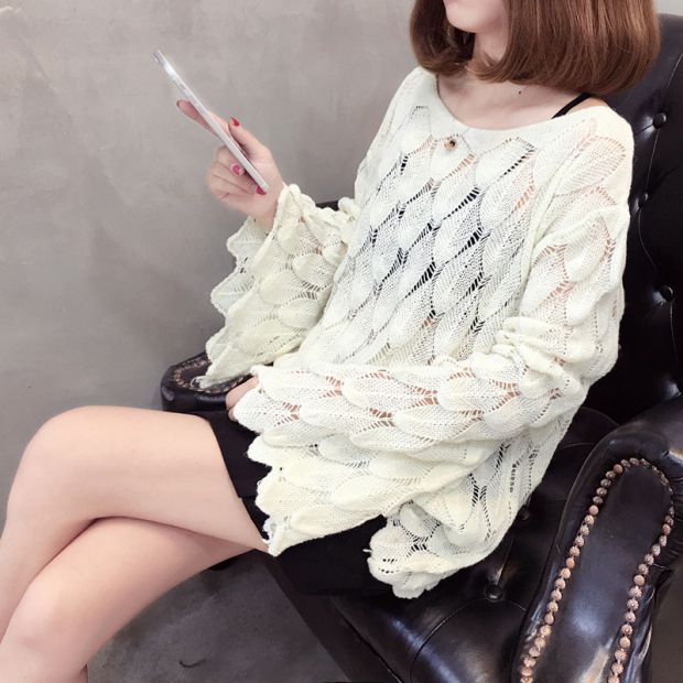 Mùa xuân phụ nữ bán buôn phiên bản Hàn Quốc của áo mới kèn trùm đầu tay áo sơ mi cổ áo rỗng áo len mỏng áo len dáng dài
