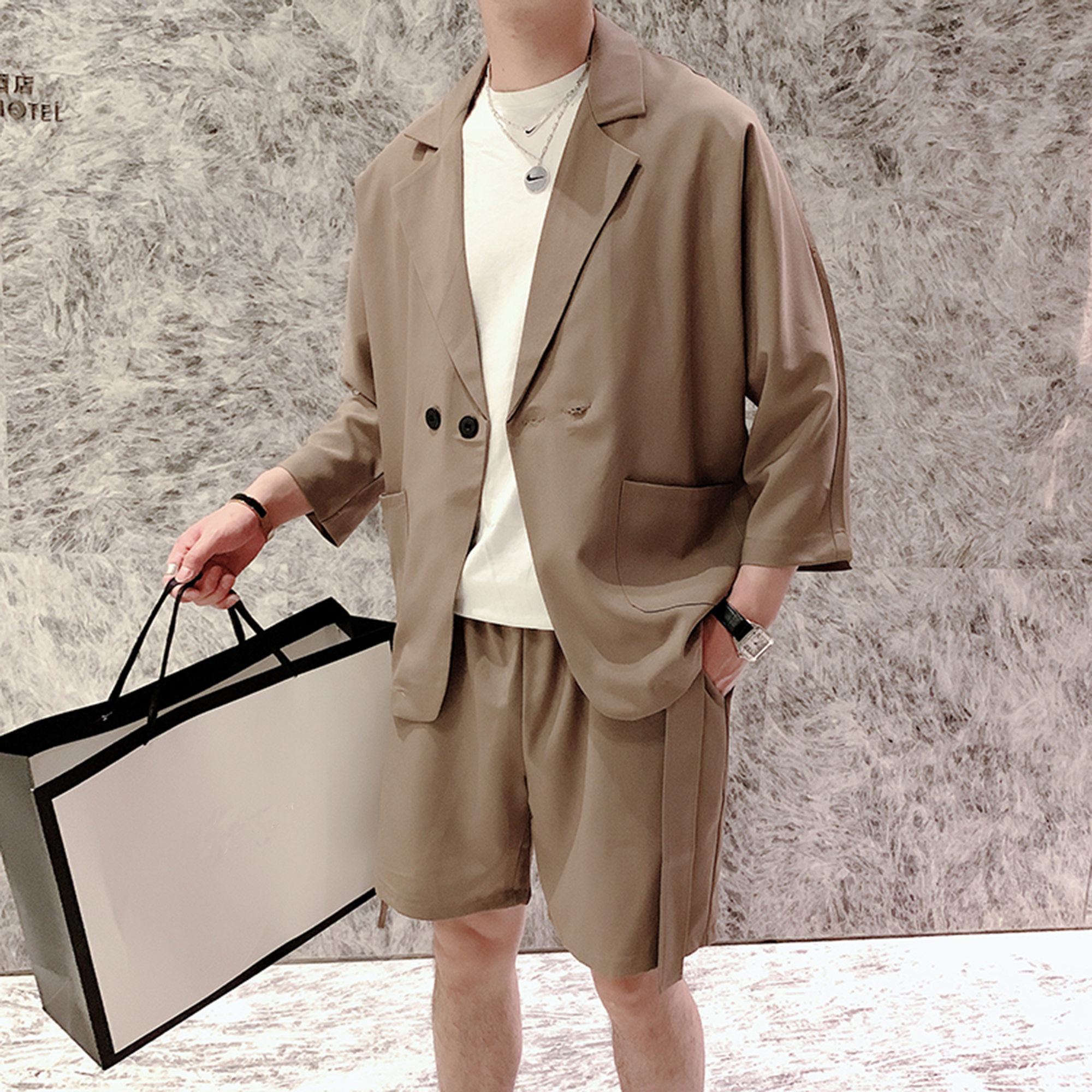 Korean summer short-sleeved suit men's Korean version ins loose mid-sleeve casual small suit shorts two-piece tide