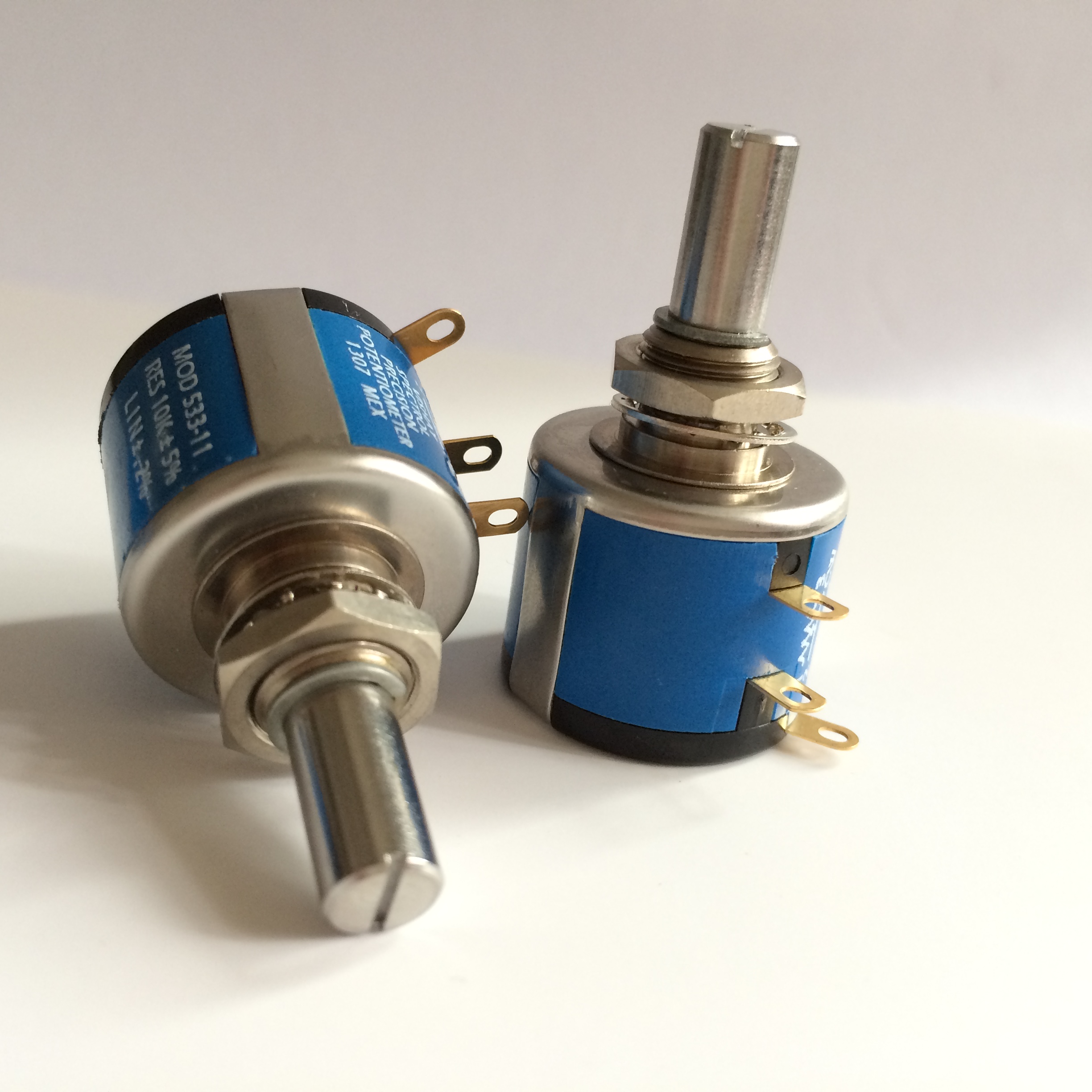 533-1-1-103 10kΩ ± 5% precision potentiometer 1W 6mm diameter shaft 20ppm °C