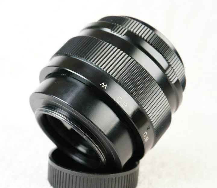 Nga Jupiter-9 85mm f2 M42 port phiên bản màu đen ống kính DSLR full frame