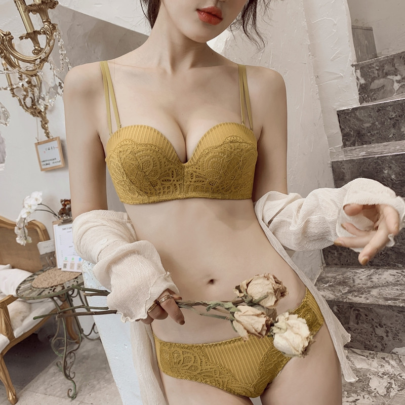 Japanese underwear lady without steel ring gathering small chest with sexy lace soft and thick breast collection