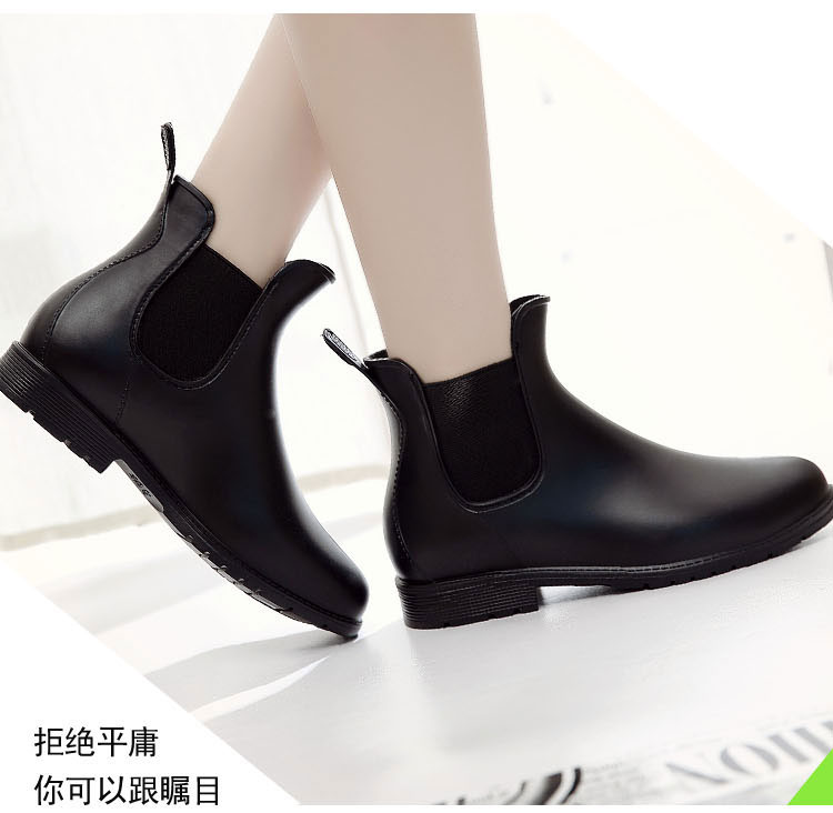 Giày ống ngắn nữ đế xuồng cao su ủng giày mưa ủng thời trang vành đai đàn hồi mờ không thấm nước ủng chống trượt - Rainshoes bọc giày đi mưa chống nước cổ cao