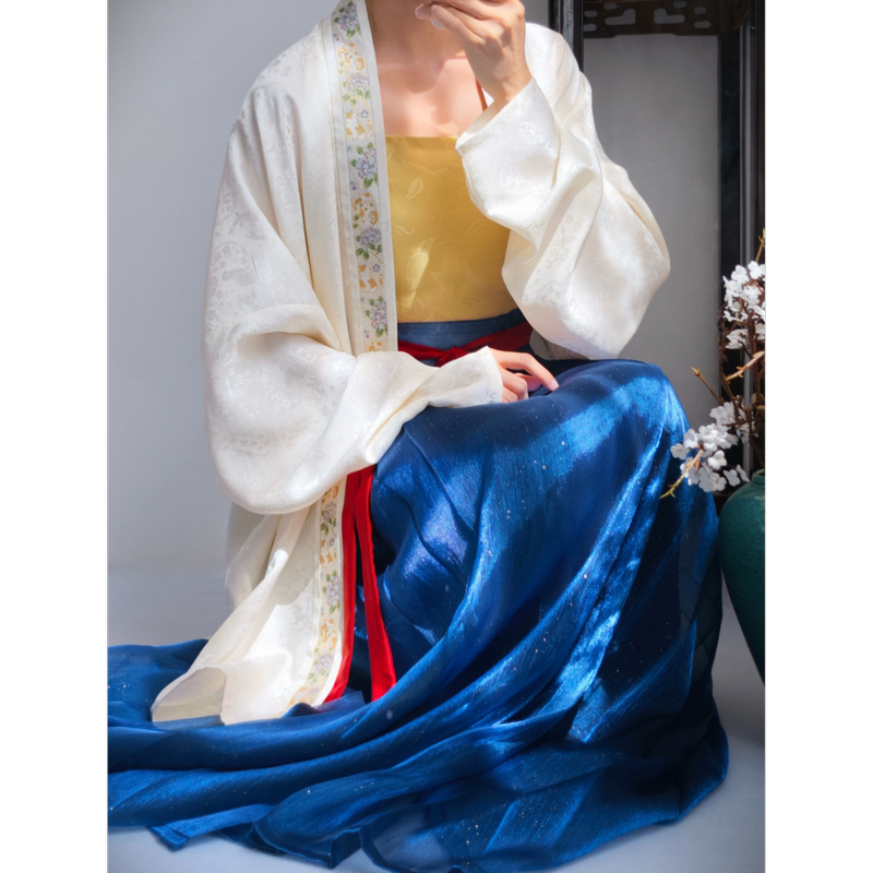 【Yinianju】Song Dynasty Style Condensed Silk Cat Ears Sleeves Starry Sky Blue Pleated Skirt Yinianju Hanfu 【Yinianju】Song Dynasty Style Condensed Silk Cat Ears Sleeves Starry Sky Blue Pleated Skirt Yinianju Hanfu