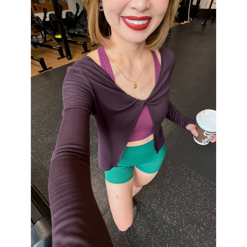 Ajin Reversible Sports Cardigan, Soft and Skin-Friendly, with Finger Loops Ajin Reversible Sports Cardigan, Soft and Skin-Friendly, with Finger Loops