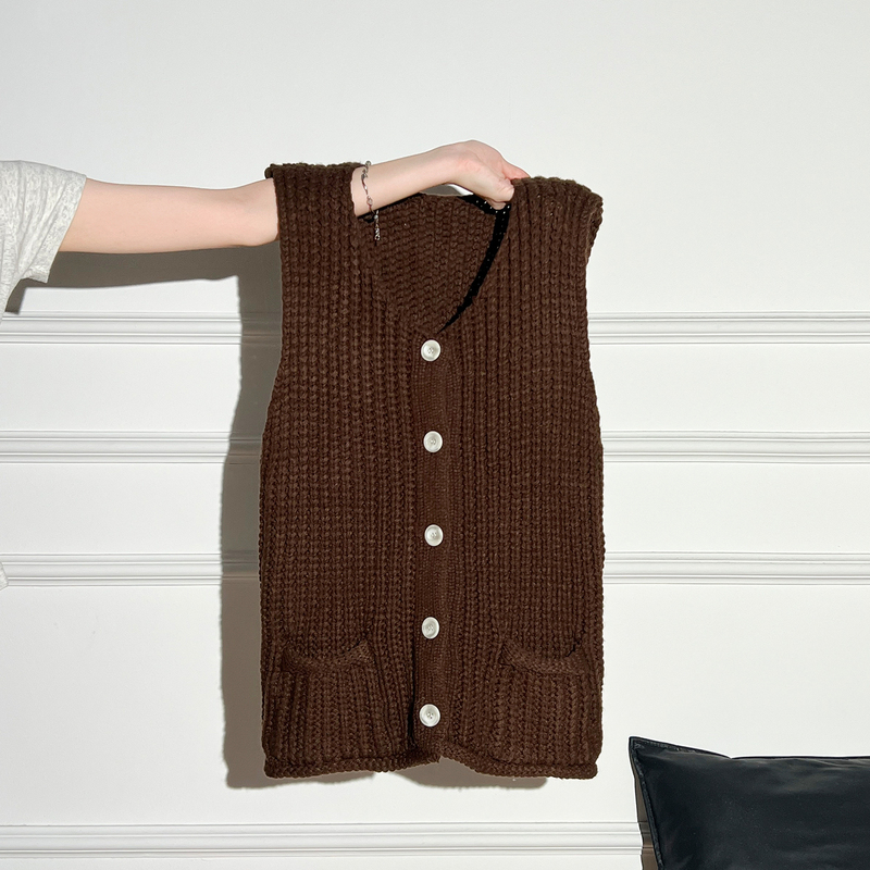 Autumn New Style Melard Coffee-Colored Sweater Knit Cardigan Vest Women's V-Neck Sleeveless Pocket Layered Top Autumn New Style Melard Coffee-Colored Sweater Knit Cardigan Vest Women's V-Neck Sleeveless Pocket Layered Top