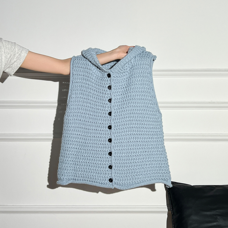 Autumn Korean Style Blue Hooded Knitted Cardigan Vest for Women, Sleeveless Layered Inner Wear Base Shirt Top Autumn Korean Style Blue Hooded Knitted Cardigan Vest for Women, Sleeveless Layered Inner Wear Base Shirt Top