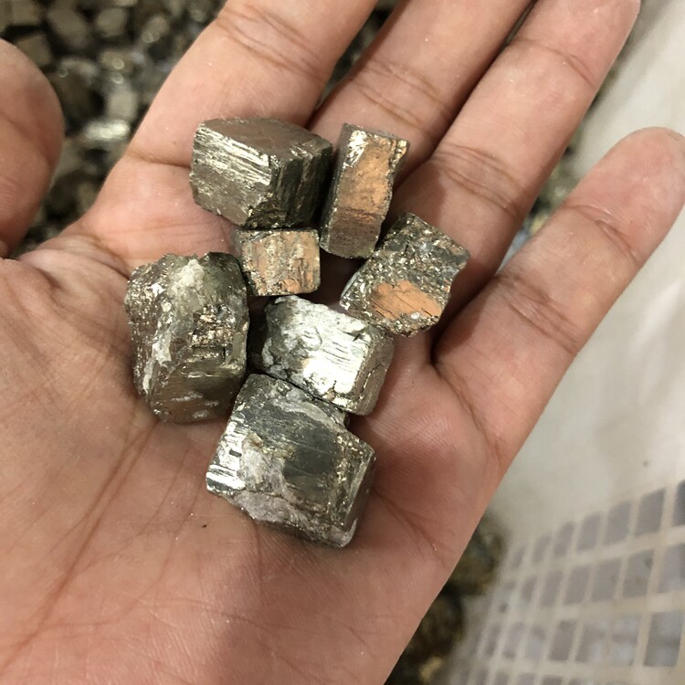 Teaching geological mineral specimen crystal ornamental stone chite collection of natural high purity pyrite original stone 100 gr-Taobao