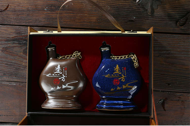 Jingdezhen ceramic bottle 1 catty gift boxes creative household hip move bottle wine liquor altar empty bottles