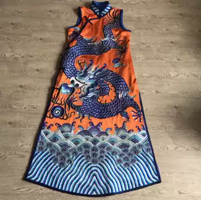 Cloud decoration totem 2021 summer original ethnic style women's handmade old embroidery Tamron robe atmospheric long horse clip