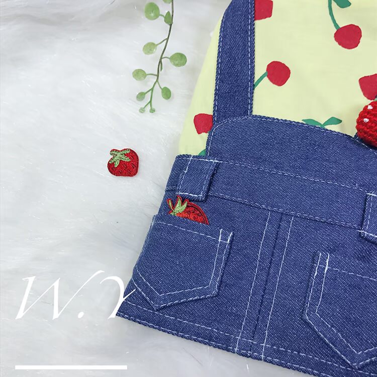 [W.Y] cherry fake hai mảnh váy denim dễ thương đan bông bông chó cưng váy dâu - Quần áo & phụ kiện thú cưng mũ cho mèo