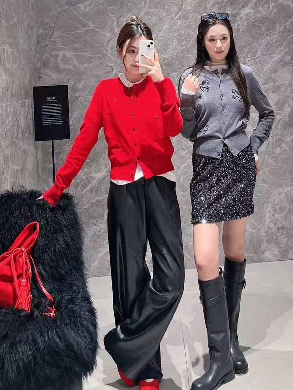 In Stock 2026 Spring New Style Pony Jacquard Embroidery Handmade Bead Embroidery Knitted Cardigan Sweater Red Mbf1Car030