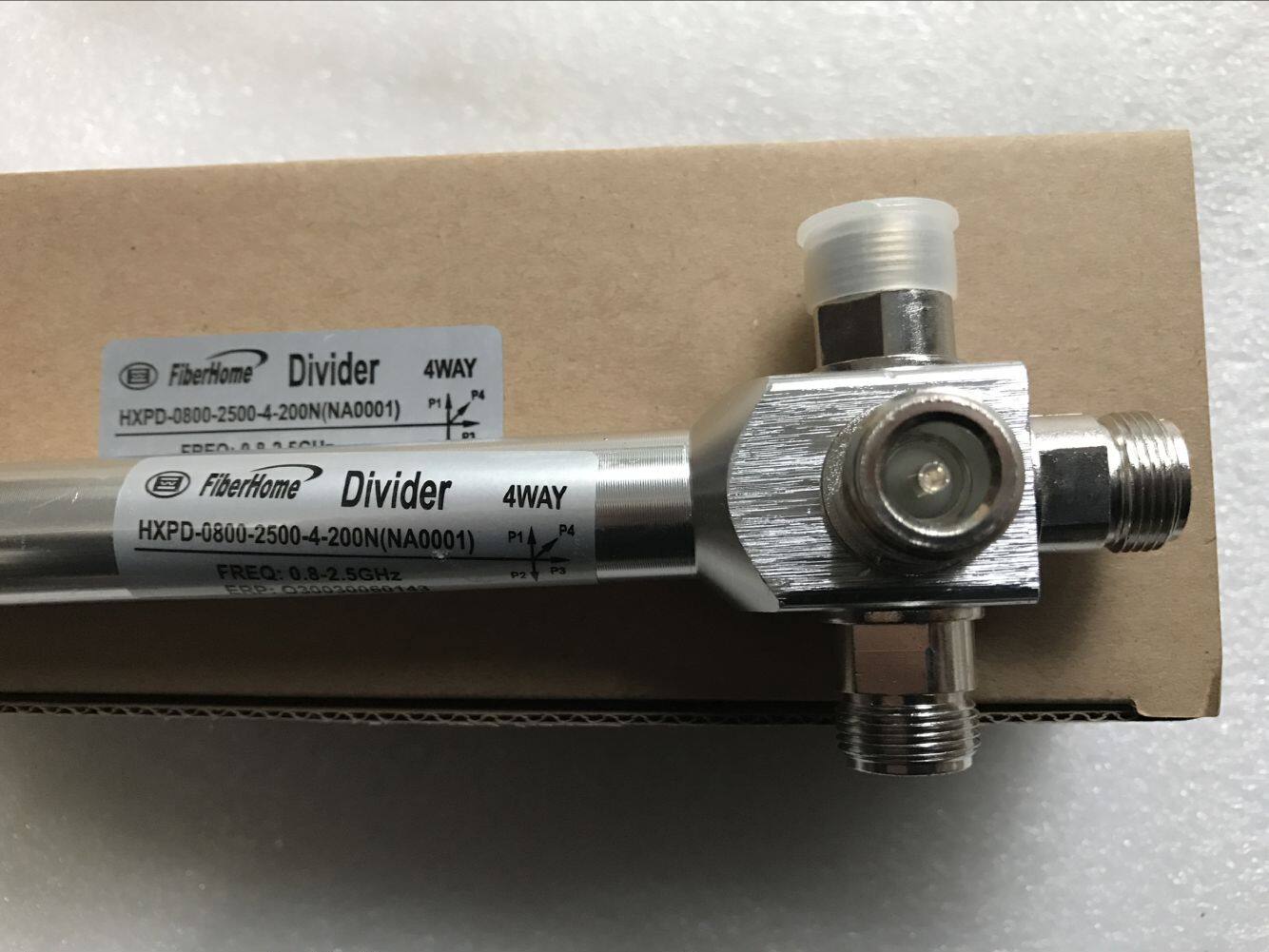 Chamber four - power allocator for one quarter, one - four - power distributor for mobile phone signal amplifier WIFIWLAN