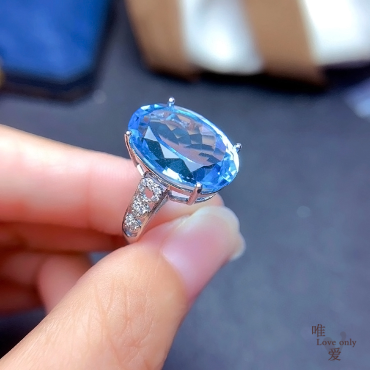 New silver jewelry s925 sterling silver inlaid Swiss blue topaz ring fashion female ring ring to send girlfriends gifts