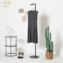 Womens clothing store is hanging hangers clothing store display rack window display rack point hanging floor hanger