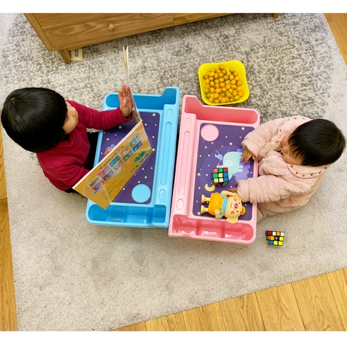 Ребенок учит стола ранних детей изучать маленькие настольные пластиковые студенты в написании стола, ленивые компьютерные столы, обеденный стол