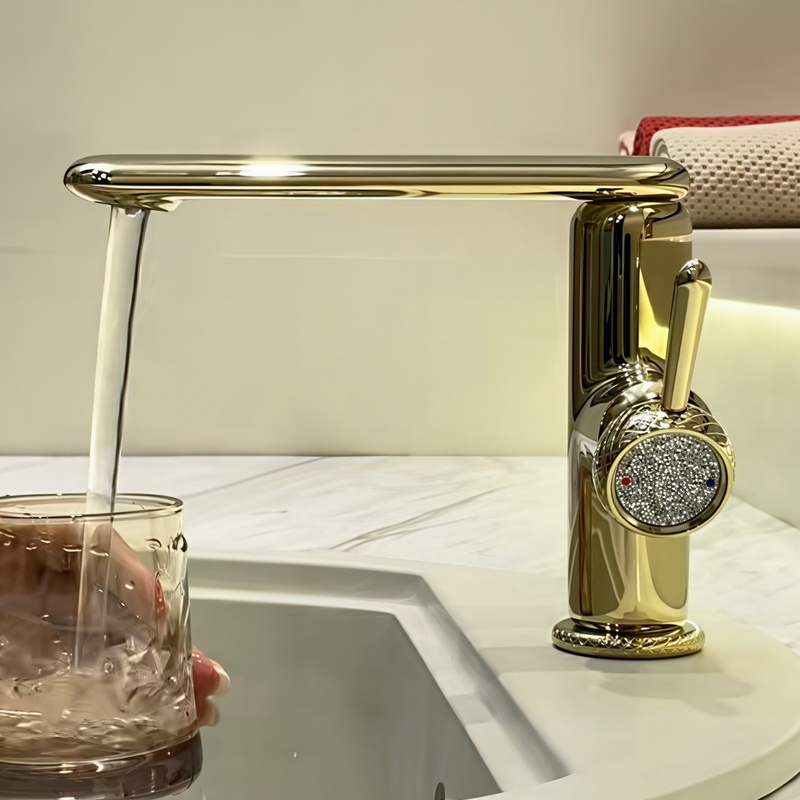 Gold All-Copper Hot and Cold Faucet for Washbasin, Pull-Out Bathroom Cabinet, Vintage European-Style Light Luxury American-Style Single-Hole Bathroom Faucet