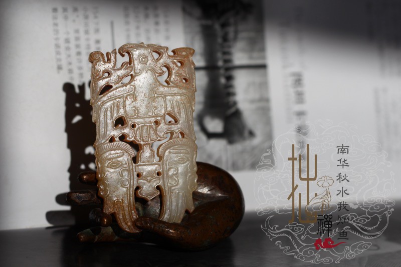 中国古美術 本物和田白玉 透彫 清 財神劉海像 根付 玉佩 縁起物 中国古美術 本物和田白玉 透彫 清 財神劉海像 根付 玉佩 縁起物