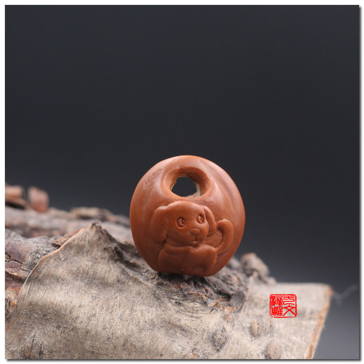 Peach core carving boutique Zodiac dog Q version Ruyi Wangcai handmade dragon peach core baby peach basket