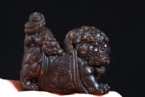 Natural agarwood lion carving play Wenplay main district Brunei agarwood pendant sunken water grade handlebar collection grade male