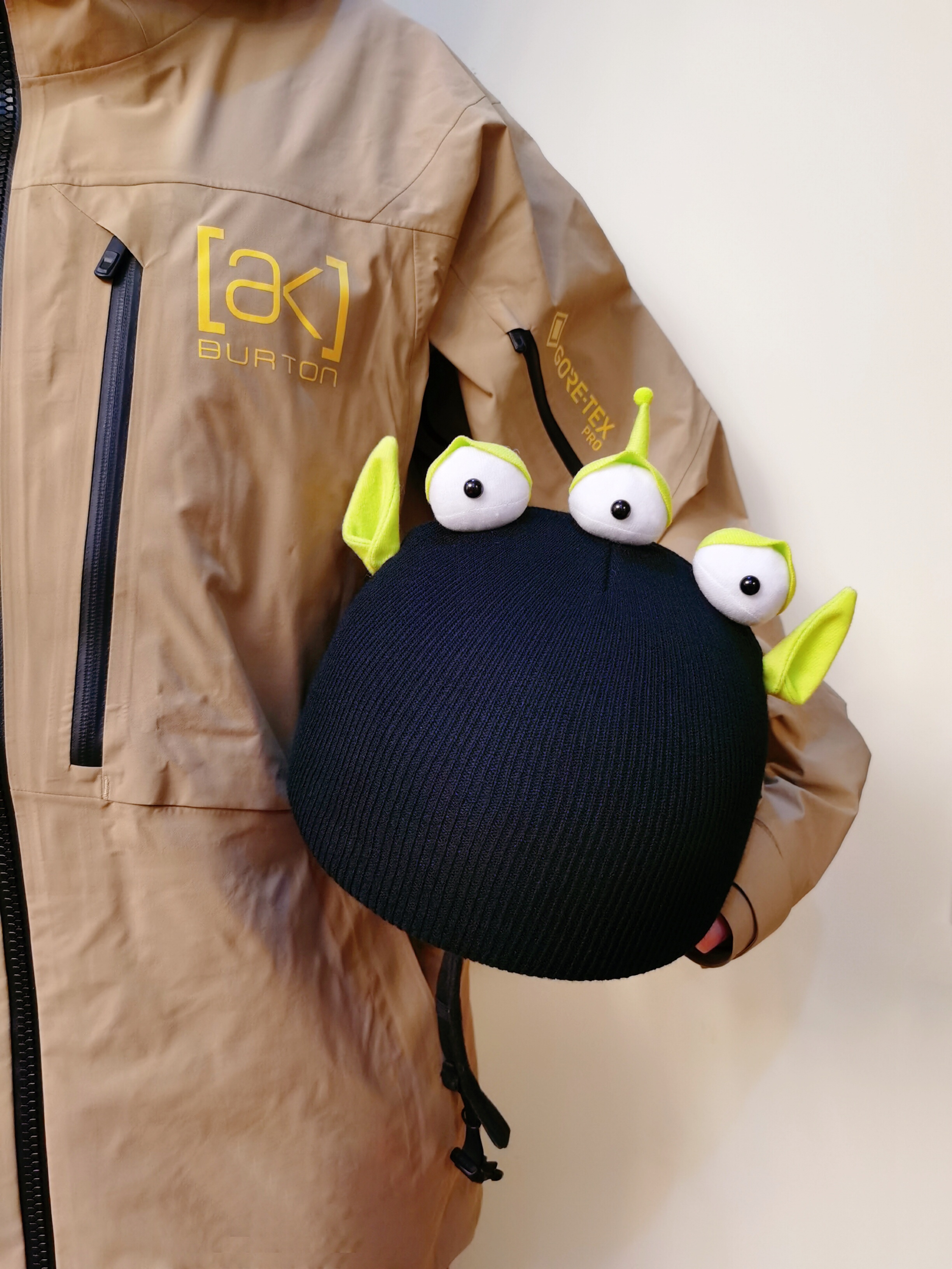 Three-eyed boy skating paraglider ski helmet cover helmet cover electric car helmet decoration personality cute DIY