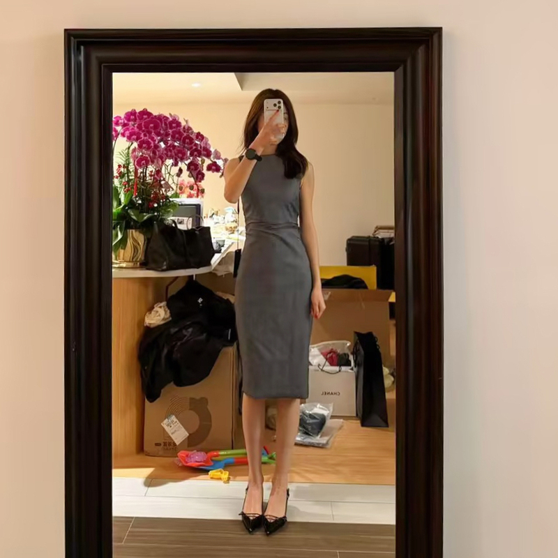 Romi Studio Intellectual High-End Wool Boat-Neck Sleeveless Dress with Hip-Hugging Skirt Rwdrlg3140 Romi Studio Intellectual High-End Wool Boat-Neck Sleeveless Dress with Hip-Hugging Skirt Rwdrlg3140