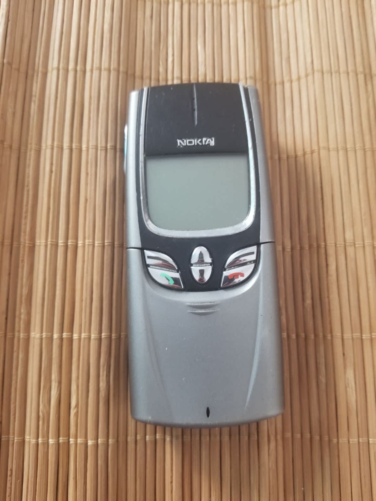 Nokia 8850 classic luxury metal nostalgic old antique phone is not refurbished