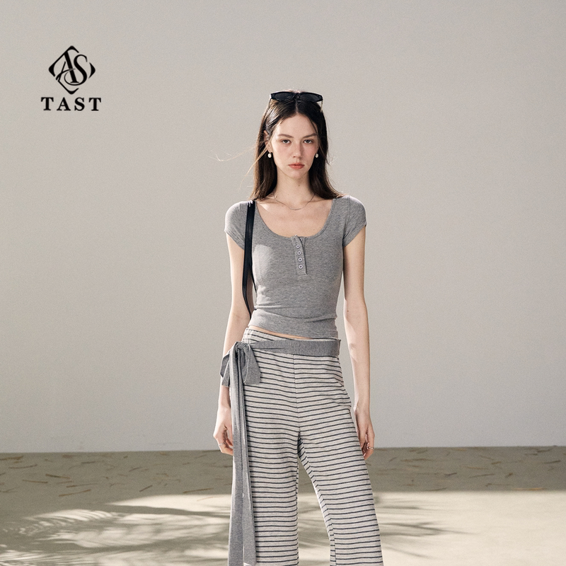 Tast Original Gray Knitted T-Shirt for Women 2026 Summer New U-Neck Slim Fit Design Versatile Top for Office Ladies Tast Original Gray Knitted T-Shirt for Women 2026 Summer New U-Neck Slim Fit Design Versatile Top for Office Ladies