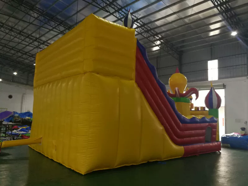 Надувной батут для аттракционов, на заказ (12×9×7 м), с горкой и игровой частью
