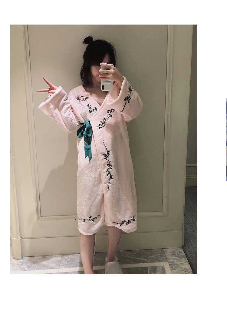 Công chúa flannel phong cách Trung Quốc váy ngủ nữ mùa đông dài tay dày cộng với áo choàng nhung áo choàng ngủ đồ ngủ mùa thu và mùa đông quần áo ngủ nữ