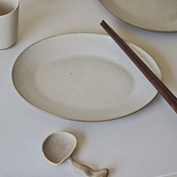 Noijia japanese utensils, simple writers, songchuan pottery semi-glaze technique, firing kilns and wind stone pottery river clams shallow plate