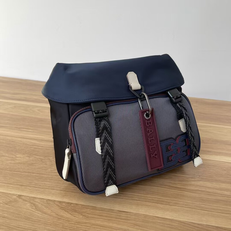 By High-End Messenger Bag Men's Nylon Shoulder Bag Men's Crossbody Bag Waterproof Fashion Casual Flip-Top Shoulder Bag Men's Backpack