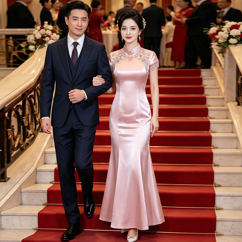 High-End Light Luxury Banquet Cheongsam for Women 2026 New Style Young and Noble Wedding Banquet Mother's Dress Dignified and Elegant Evening Gown