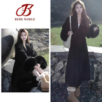 BEBE NOBLE Rich Family Thousands of Gold Advanced Fur Sleeves Double Face Fur Coats Woman in a suit Whats in the suit?