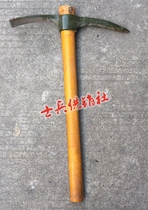 Stock old small picks 6411 wooden handlebars military fans manganese steel picks cross picks small foreign picks