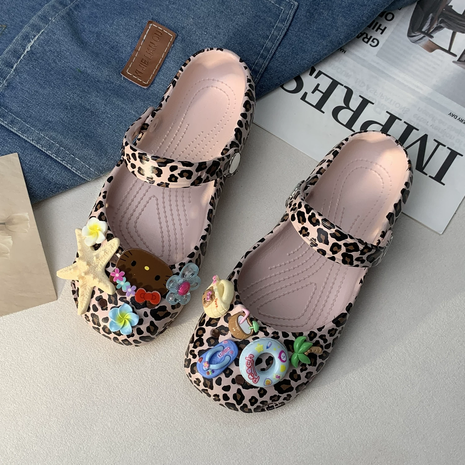 Летние слипоны в стиле Crocs, милые сандалии для отдыха, нескользящие пляжные мюли, леопардовый принт, стиль balletcore, подходят для уличной носки